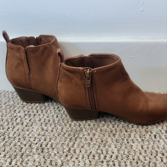 Old Navy suede boot heels - Picture 6 of 7